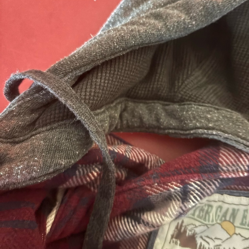 American Eagle men’s xs maroon Plaid Hooded Flannel Shirt - Picture 4 of 4